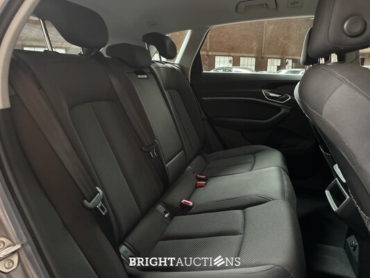 Audi E-tron 50 quattro Business edition 71 kWh 313pk 2020 (Origineel-NL+1e eigenaar), K-238-JJ