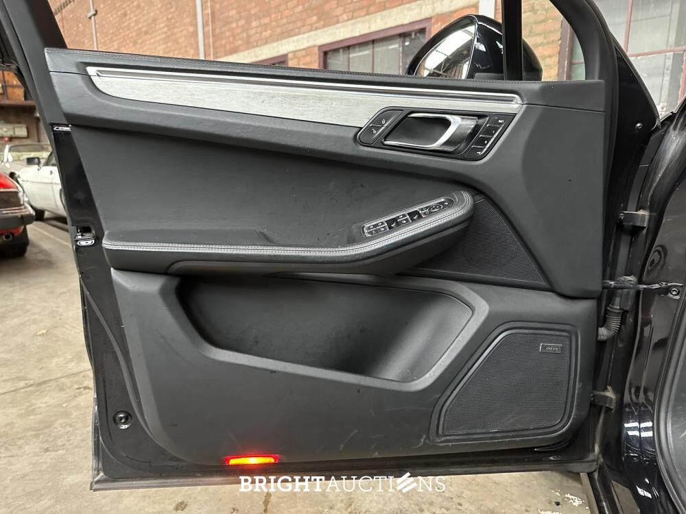 Porsche Macan Turbo 3.6 V6 400pk 2014 (Origineel-NL & 1e Eigenaar), 6-XSG-36