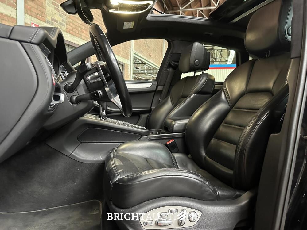 Porsche Macan Turbo 3.6 V6 400pk 2014 (Origineel-NL & 1e Eigenaar), 6-XSG-36