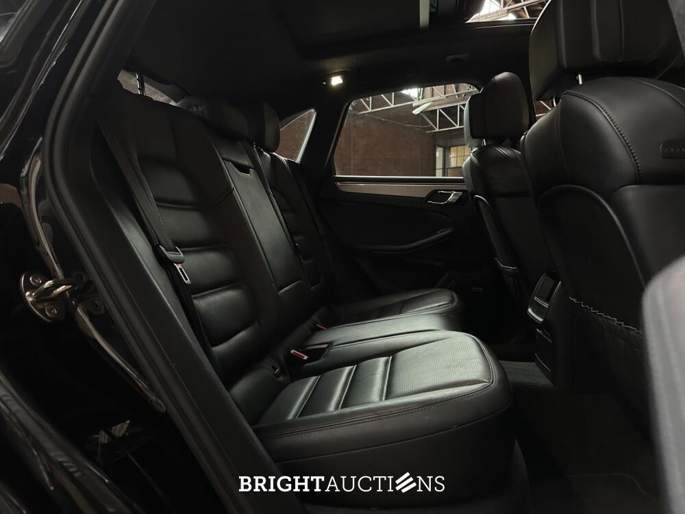 Porsche Macan Turbo 3.6 V6 400pk 2014 (Origineel-NL & 1e Eigenaar), 6-XSG-36