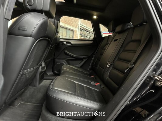 Porsche Macan Turbo 3.6 V6 400pk 2014 (Origineel-NL & 1e Eigenaar), 6-XSG-36