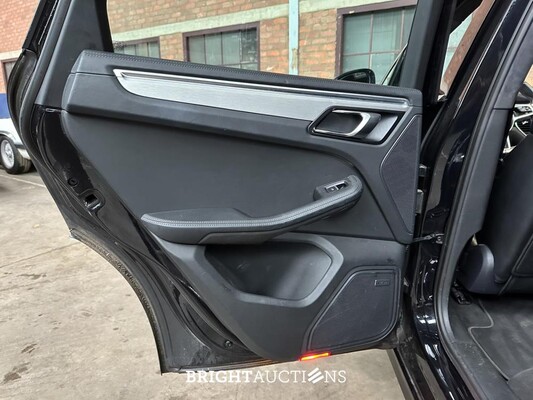 Porsche Macan Turbo 3.6 V6 400pk 2014 (Origineel-NL & 1e Eigenaar), 6-XSG-36