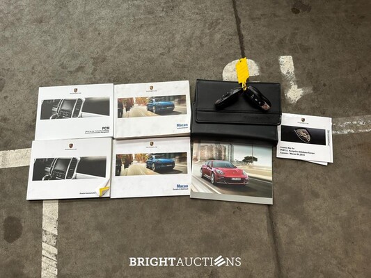 Porsche Macan Turbo 3.6 V6 400pk 2014 (Origineel-NL & 1e Eigenaar), 6-XSG-36