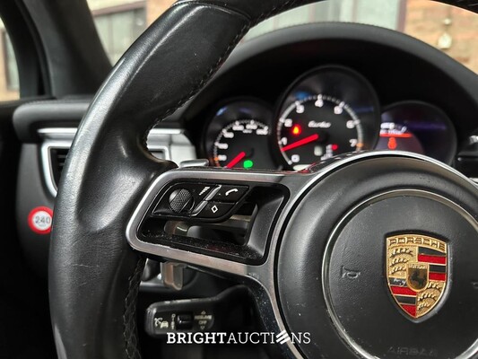 Porsche Macan Turbo 3.6 V6 400pk 2014 (Origineel-NL & 1e Eigenaar), 6-XSG-36