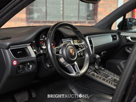 Porsche Macan Turbo 3.6 V6 400pk 2014 (Origineel-NL & 1e Eigenaar), 6-XSG-36