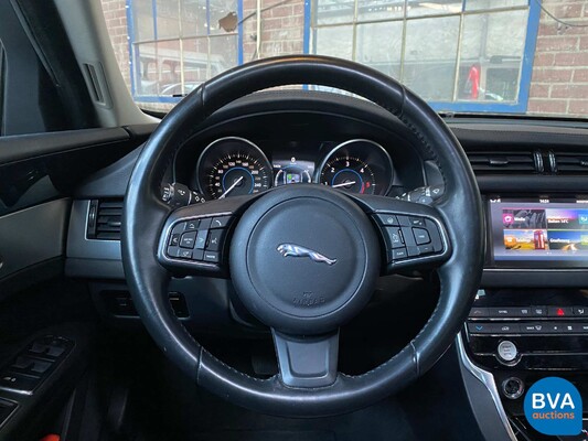 Jaguar XF2.0d 179 PS 2017, SR-372-R.