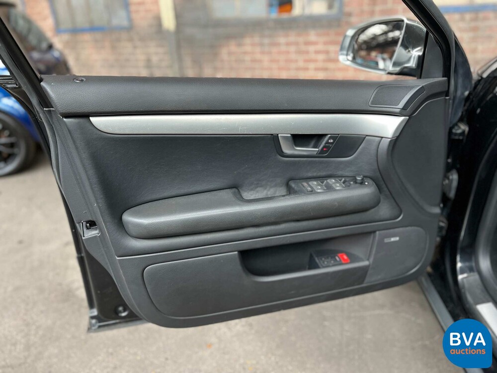 Audi S4 Avant 4.2 V8 quattro 344 PS 2003, 77-RXL-3.