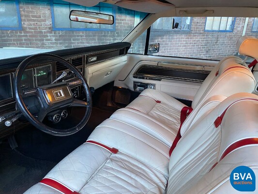 Lincoln Continental Mark VI 2D Coupe ''Bill Blass'' Edition 199pk 1982