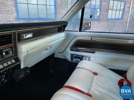 Lincoln Continental Mark VI 2D Coupe ''Bill Blass'' Edition 199pk 1982