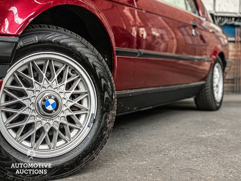 BMW 3-SERIES E30 318I CONVERTIBLE HARDTOP 113HP 1992.