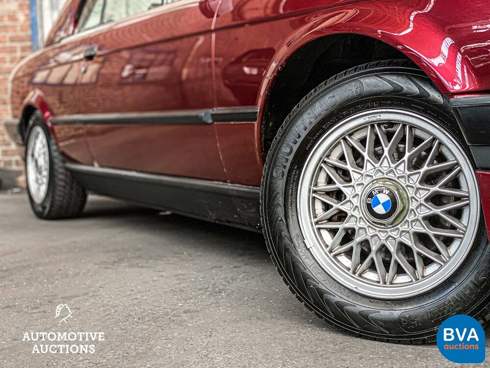 BMW 3-SERIES E30 318I CONVERTIBLE HARDTOP 113HP 1992.