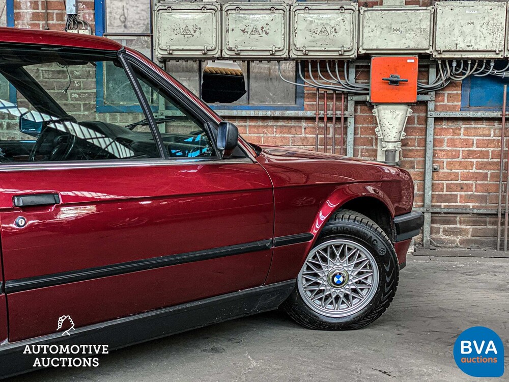 BMW 3-SERIES E30 318I CONVERTIBLE HARDTOP 113HP 1992.