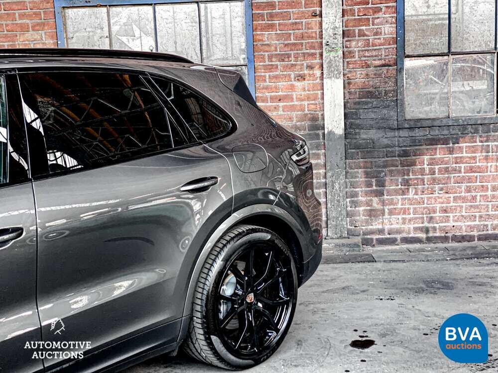Porsche Cayenne 3.0 E-Hybrid SportChrono 462hp 2018 NEW MODEL -Org. NL-, TH-930-N.