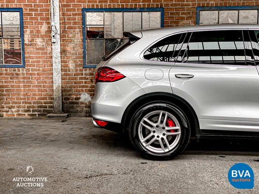 Porsche Cayenne Turbo 4.5 V8 500hp 2013.