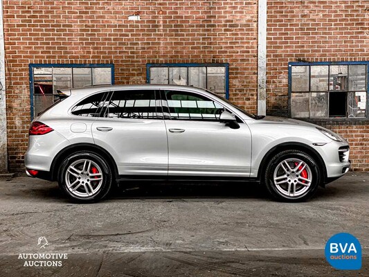 Porsche Cayenne Turbo 4.5 V8 500hp 2013.