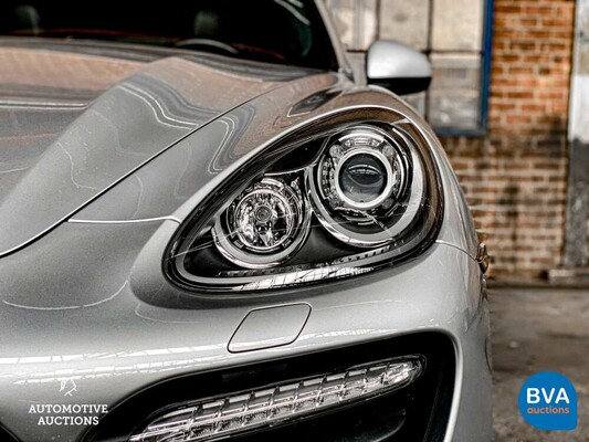 Porsche Cayenne Turbo 4.5 V8 500 PS 2013.