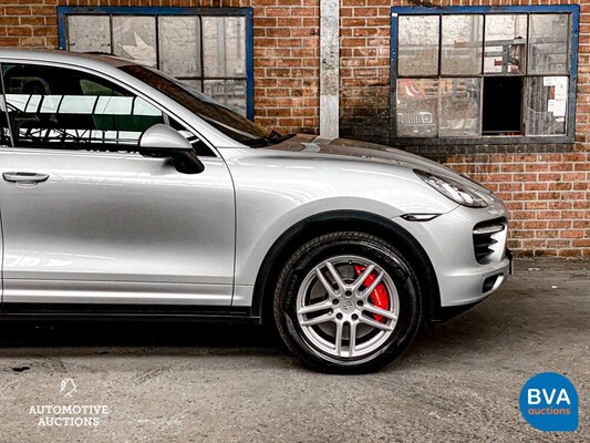 Porsche Cayenne Turbo 4.5 V8 500 PS 2013.