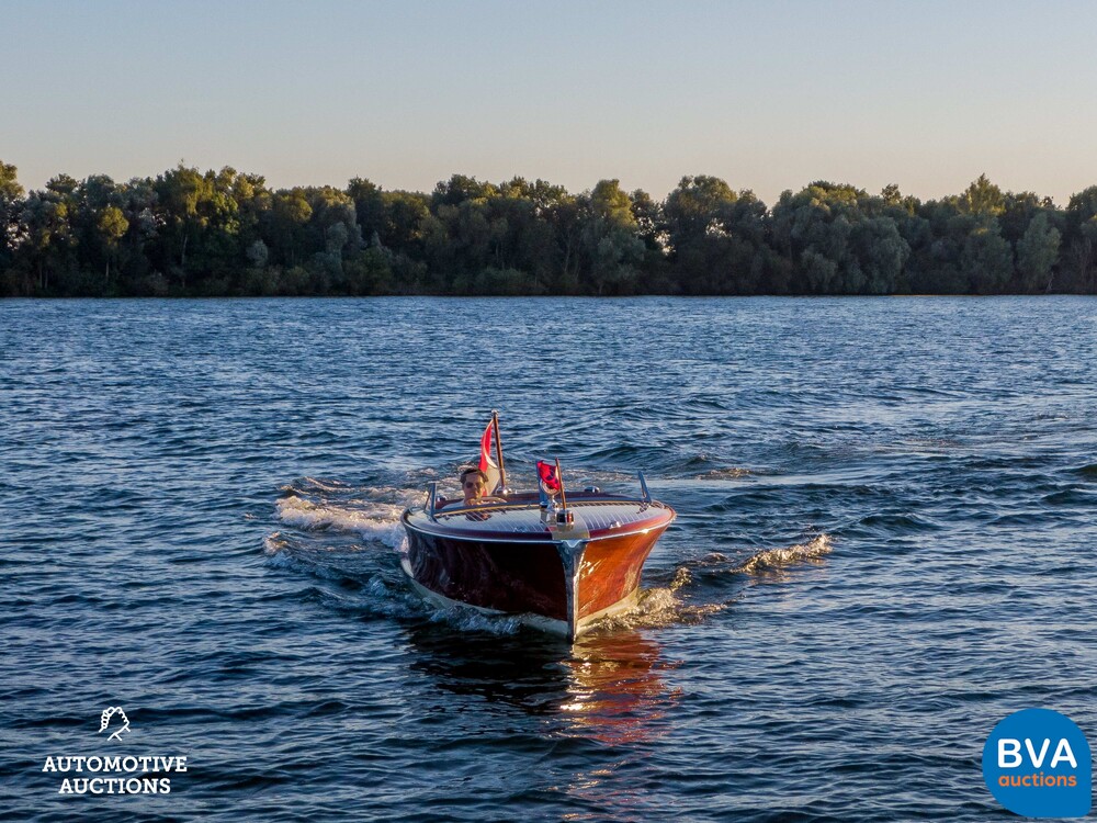 Chris Craft 20" Custom Runabout Speedboat (RIVA, BOESCH) 1948 V8 Big-Block