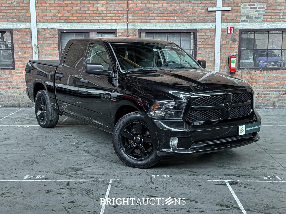 Dodge Ram 1500 5.7 Hemi V8 2018 6-Peroons