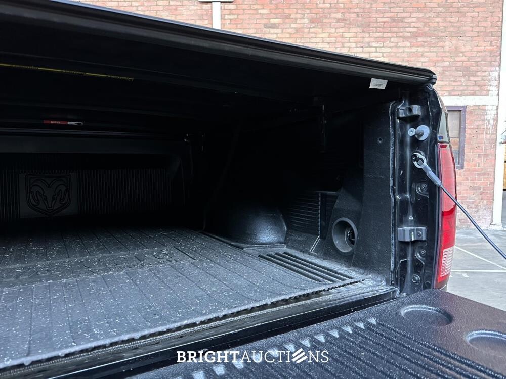 Dodge Ram 1500 5.7 Hemi V8 2018 6-Peroons