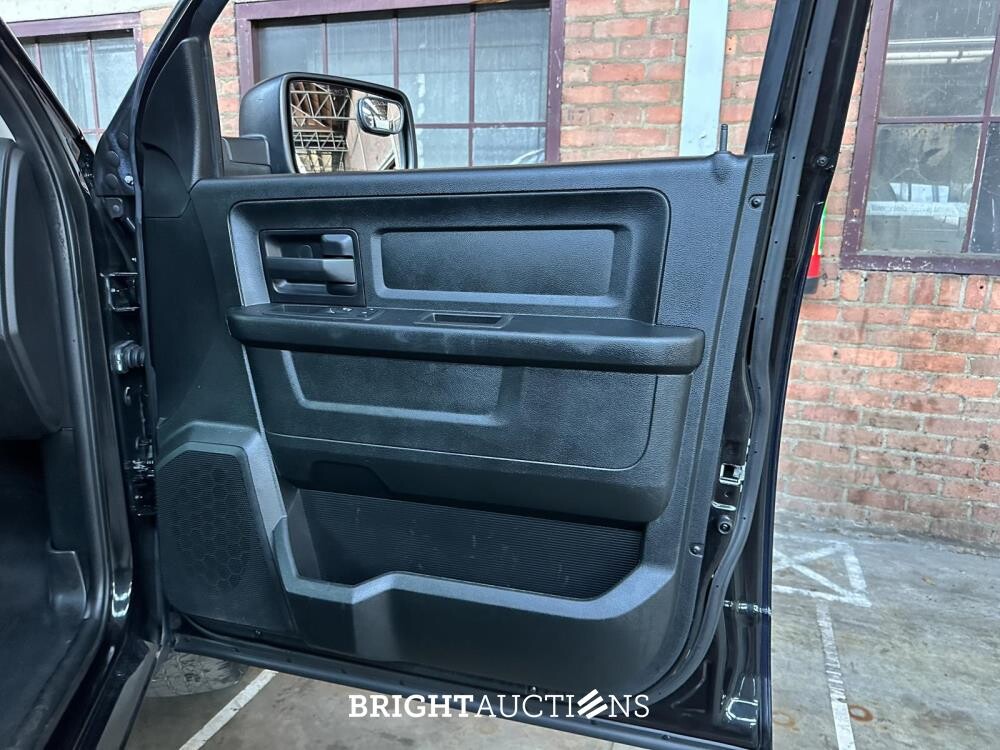 Dodge Ram 1500 5.7 Hemi V8 2018 6-Peroons