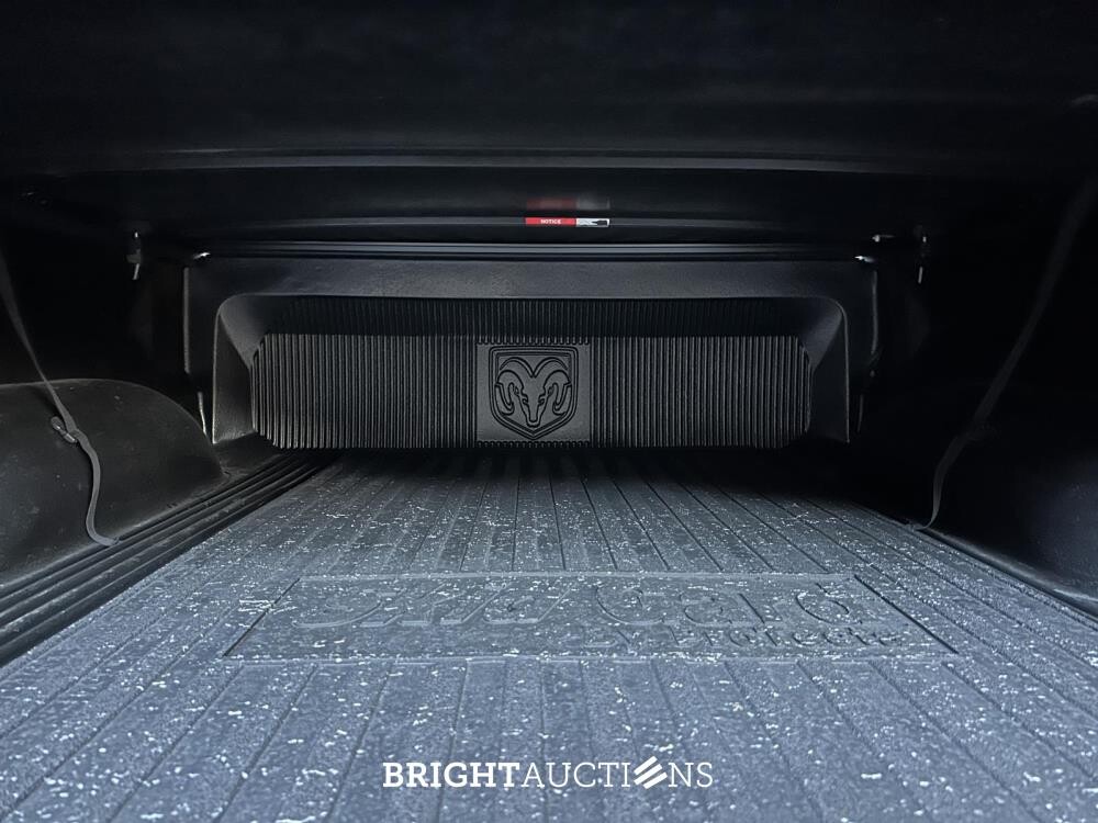 Dodge Ram 1500 5.7 Hemi V8 2018 6-Peroons