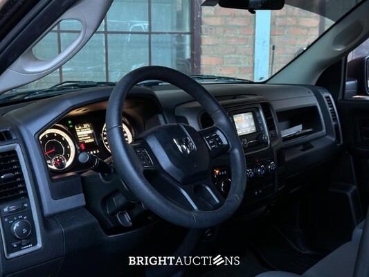 Dodge Ram 1500 5.7 Hemi V8 2018 6-Peroons