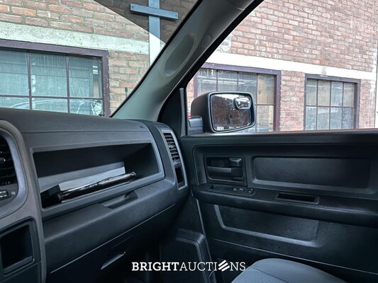 Dodge Ram 1500 5.7 Hemi V8 2018 6-Peroons