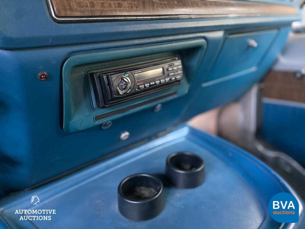 Dodge Tradesman 200 Wohnmobil 218 PS 1976, HB-ZN-98.