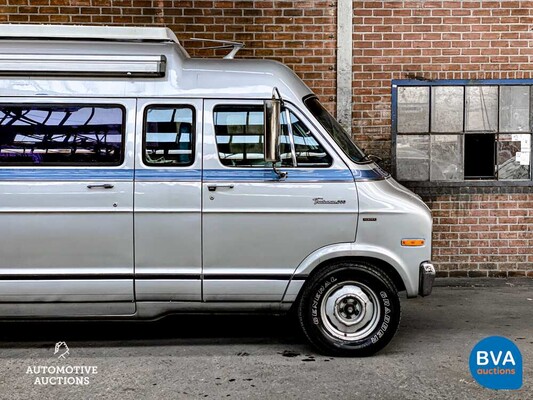 Dodge Tradesman 200 Kampeerauto 218pk 1976, HB-ZN-98