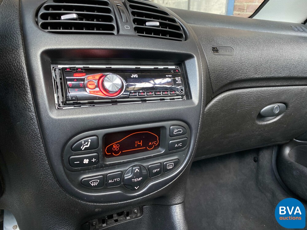 Peugeot 206cc 1.6 16V 109pk 2002, JT-580-R