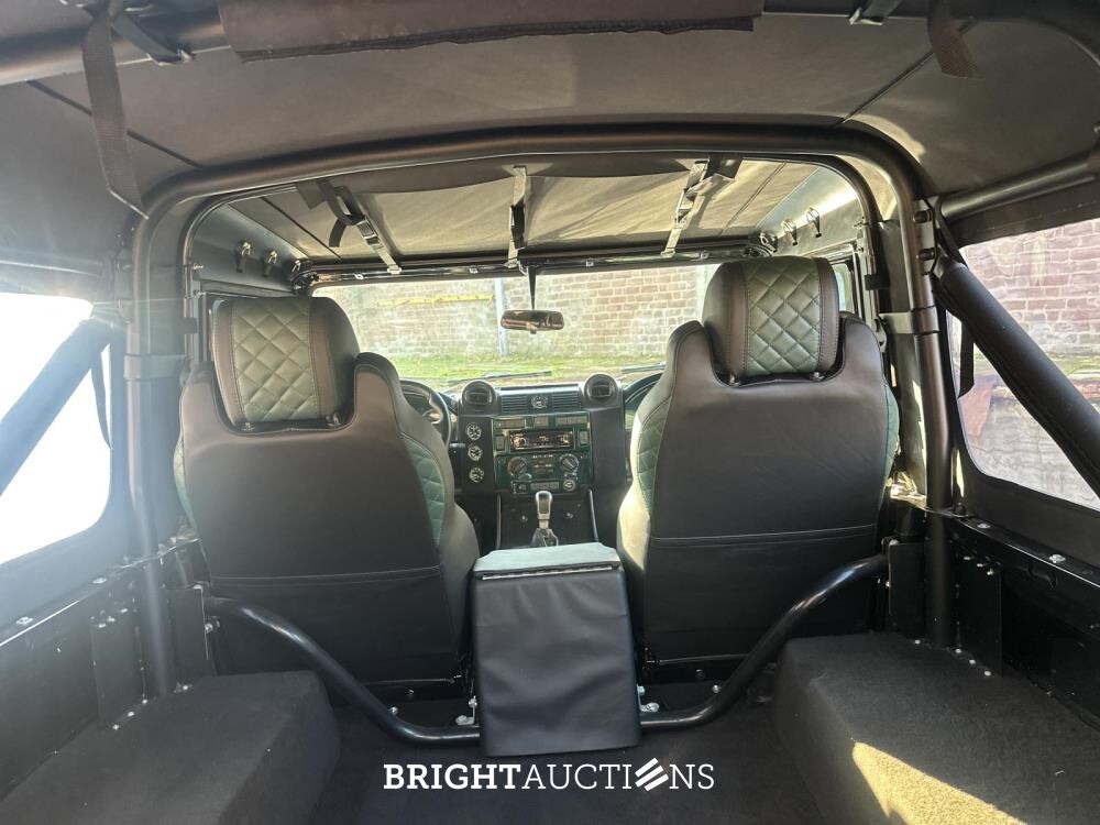 Land Rover Defender L315 700pk (5.0 V8 MUSTANG-ENGINE) 1985