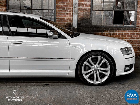 Audi S8 5.2 FSI Quattro V10 450pk 2010