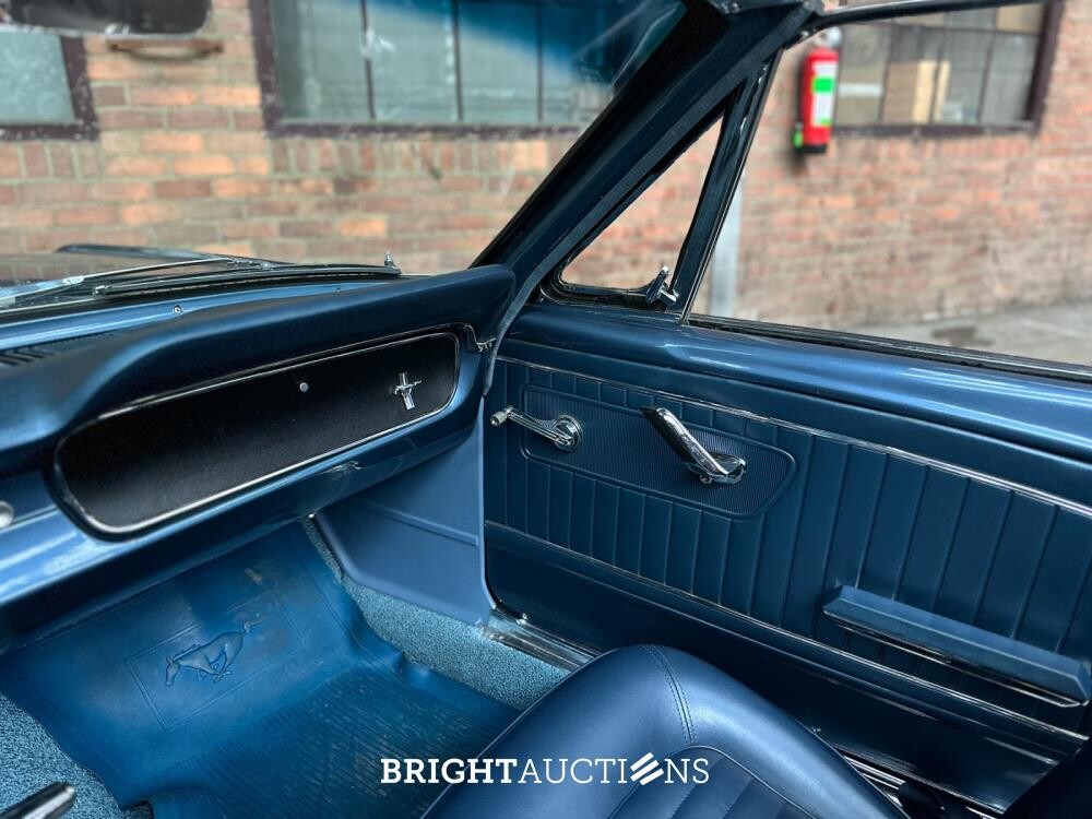 Ford Mustang Cabrio 3.3 6-Zylinder 218 PS 1965 2-türig