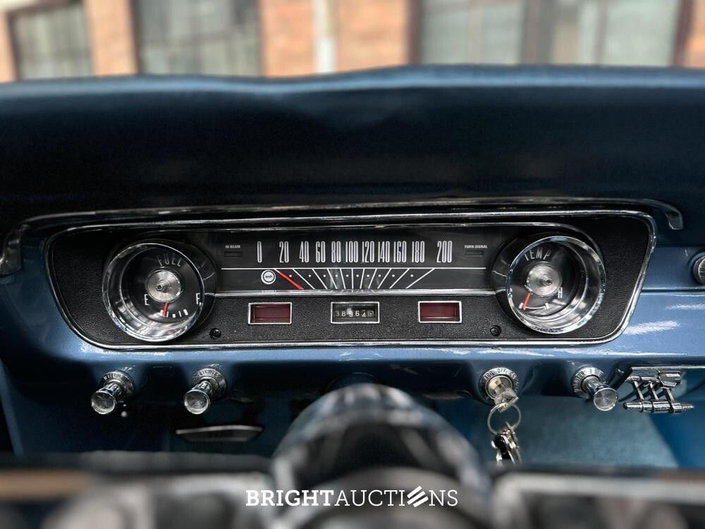 Ford Mustang Cabrio 3.3 6-Zylinder 218 PS 1965 2-türig