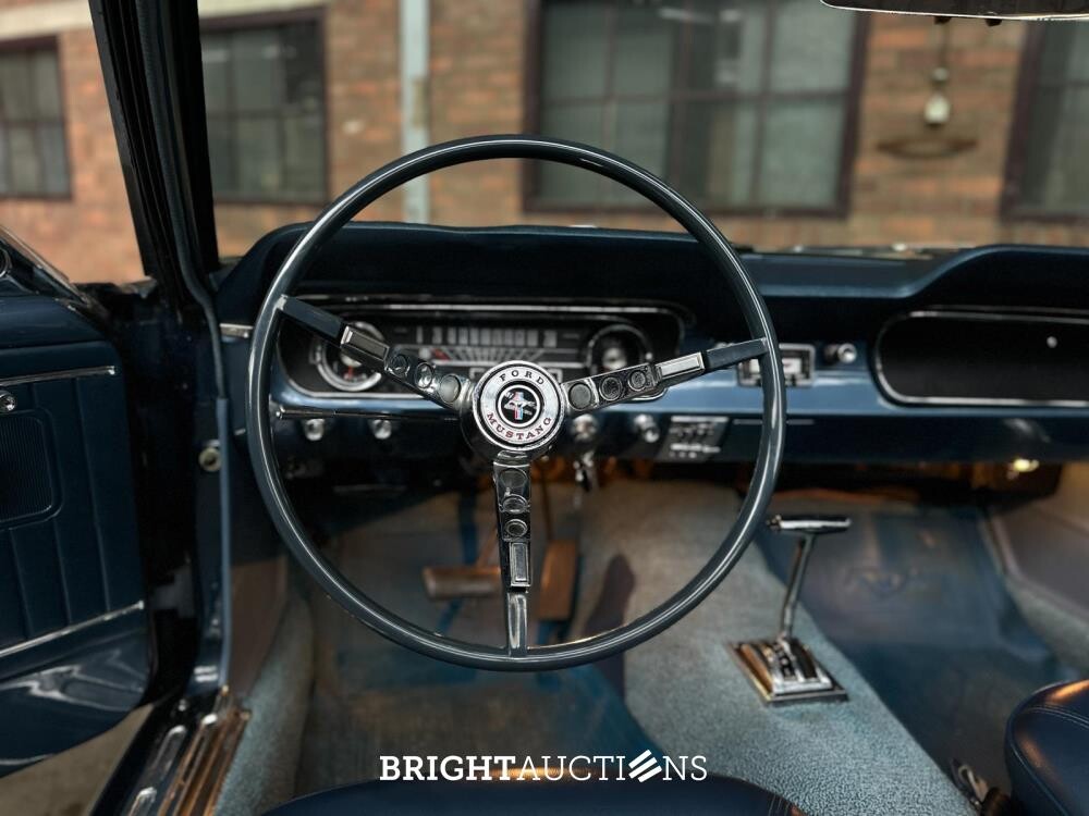 Ford Mustang Cabrio 3.3 6-Zylinder 218 PS 1965 2-türig