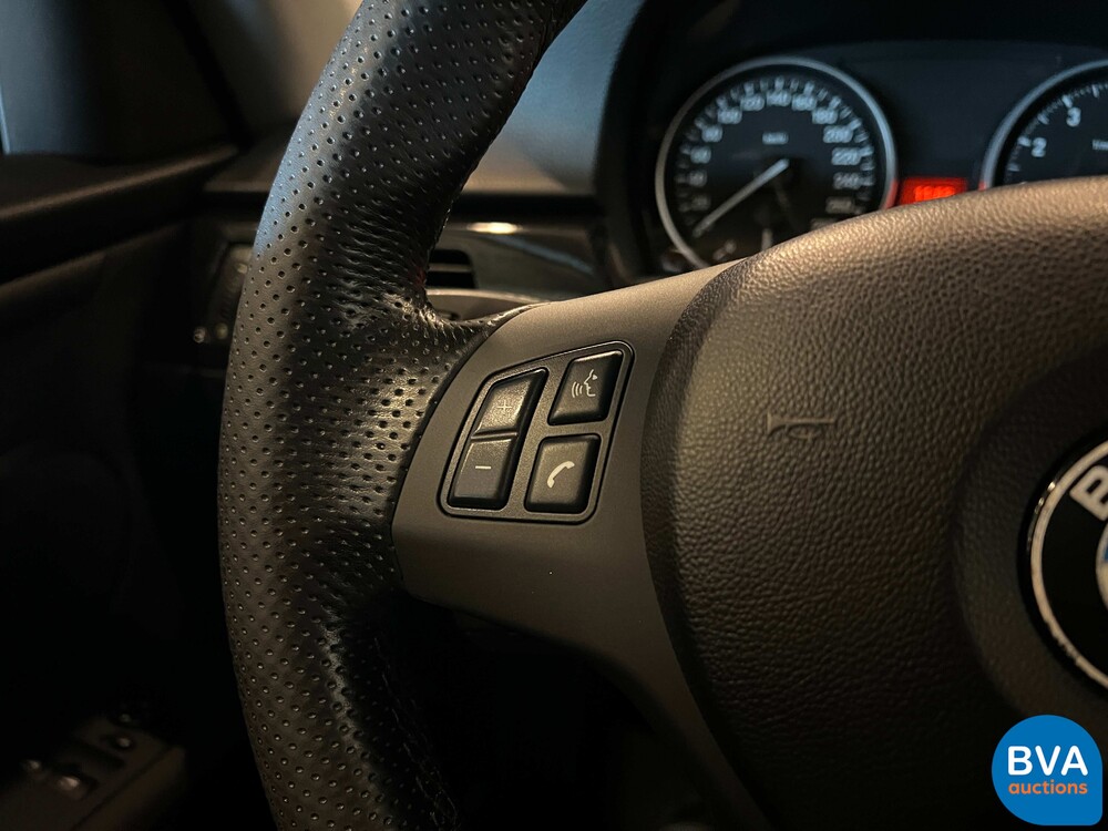 BMW 325i Coupé 3-serie 218pk 2007, 25-NVV-9