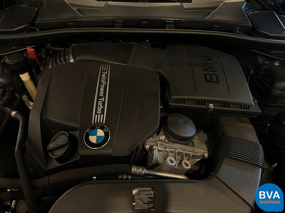 BMW 335i Luxury Line 3-serie Touring 306pk 2012 -Org. NL-, 39-SZF-2