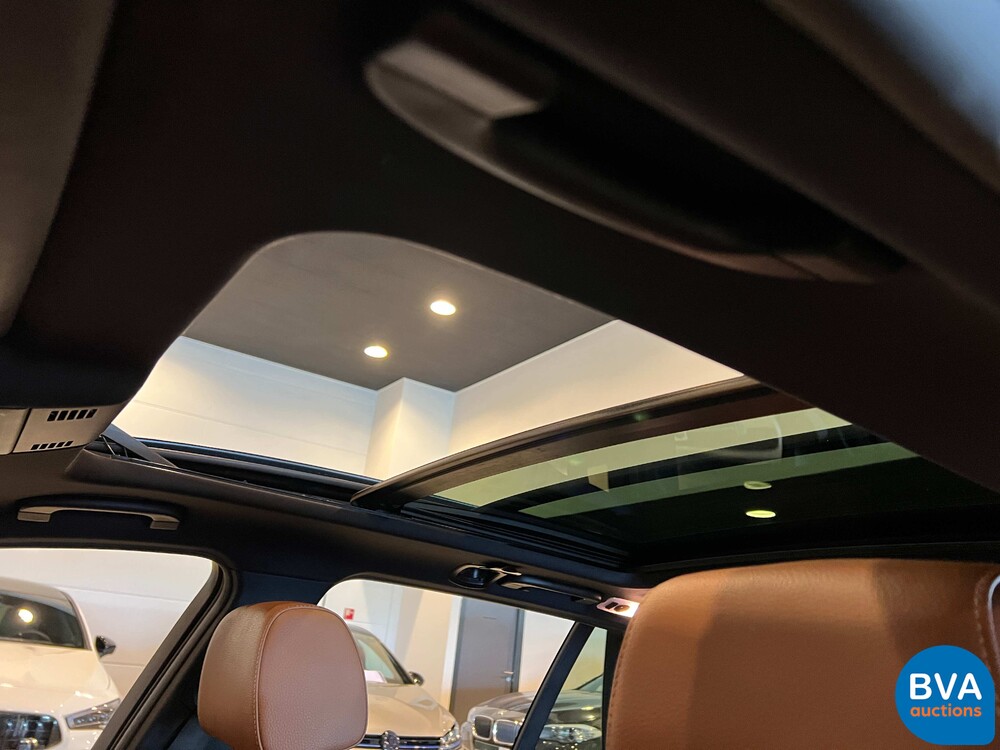 BMW 335i Luxury Line 3-serie Touring 306pk 2012 -Org. NL-, 39-SZF-2