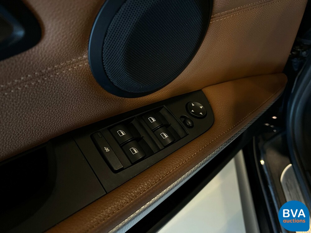 BMW 335i Luxury Line 3-serie Touring 306pk 2012 -Org. NL-, 39-SZF-2