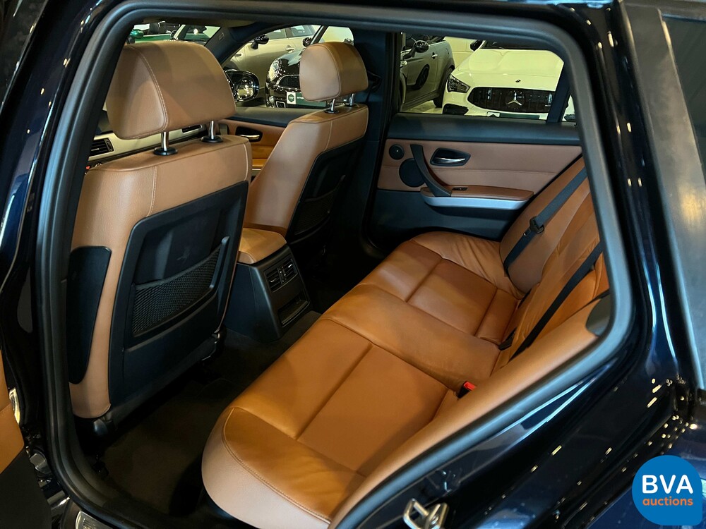 BMW 335i Luxury Line 3-serie Touring 306pk 2012 -Org. NL-, 39-SZF-2