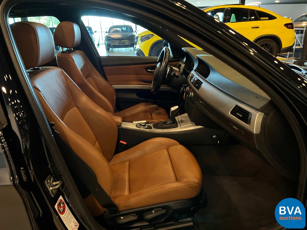 BMW 335i Luxury Line 3-serie Touring 306pk 2012 -Org. NL-, 39-SZF-2