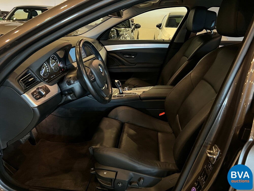 BMW 530i High Executive Touring 5-serie 272pk 2012, 7-SJV-26