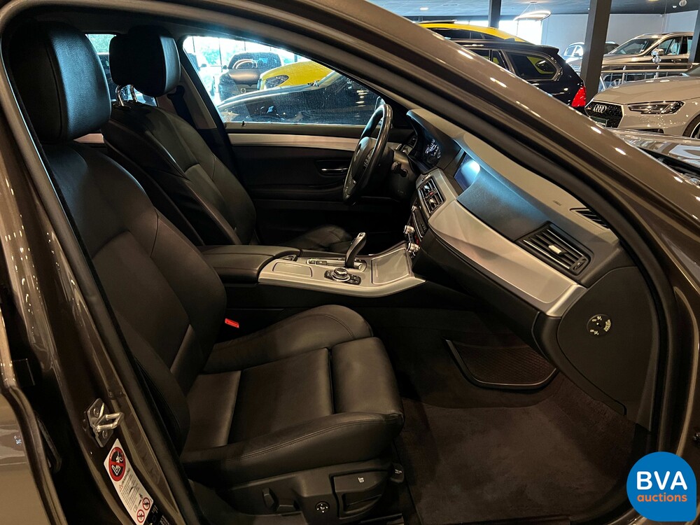 BMW 530i High Executive Touring 5-serie 272pk 2012, 7-SJV-26