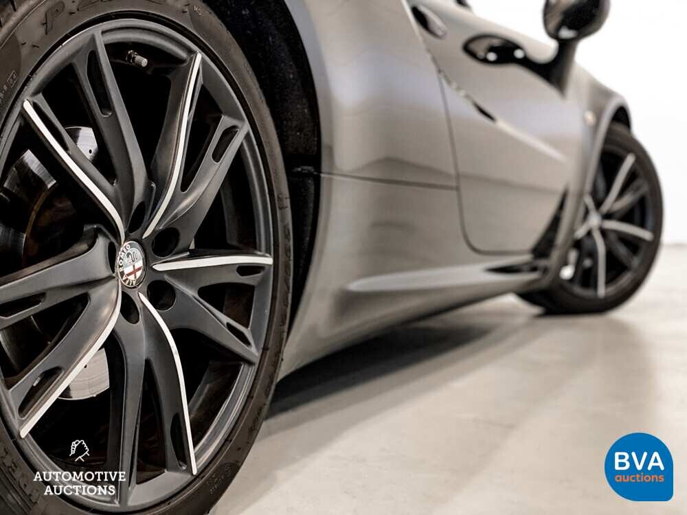 Alfa Romeo 4C 1750TBI CARBON TCT 241pk 2015 -Org. NL-, GJ-487-L