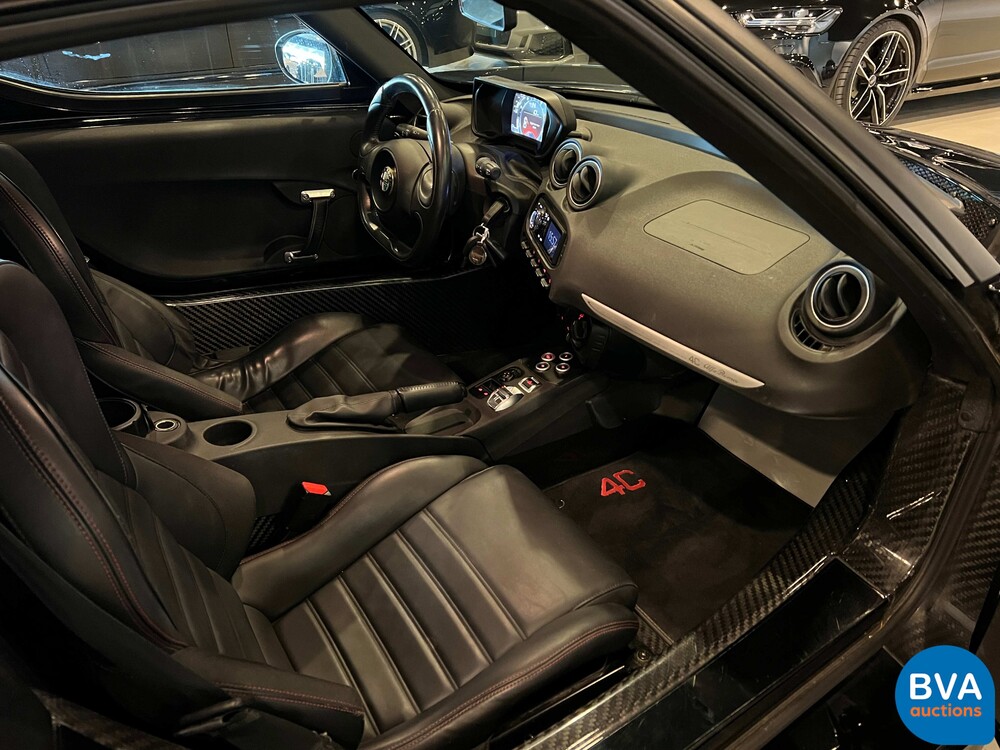 Alfa Romeo 4C 1750TBI CARBON TCT 241pk 2015 -Org. NL-, GJ-487-L