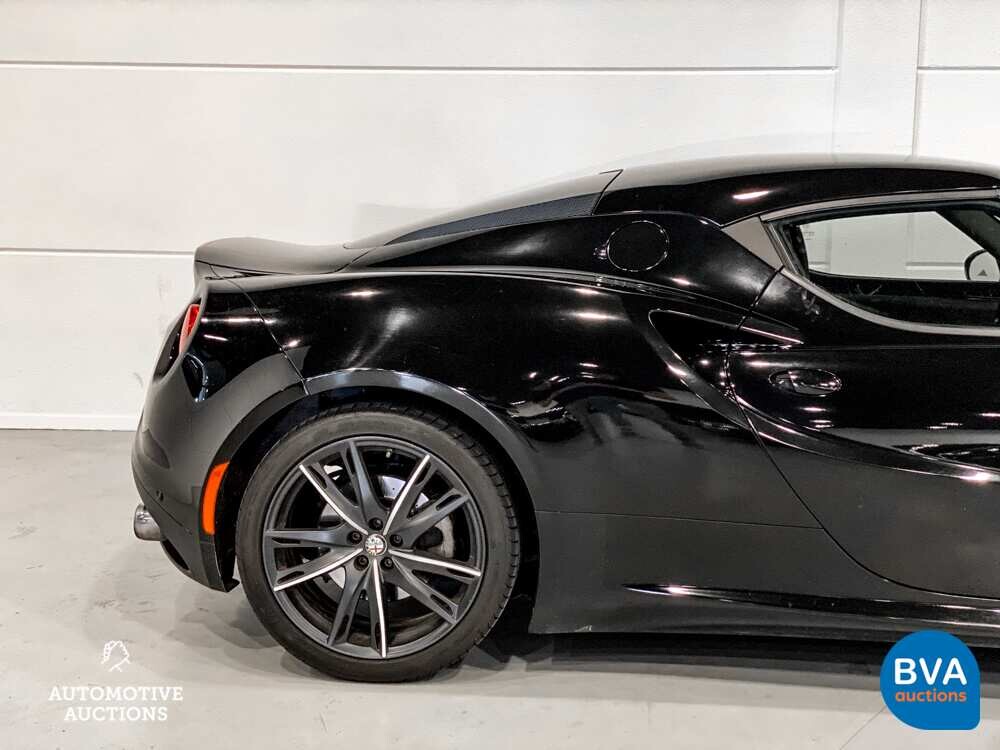 Alfa Romeo 4C 1750TBI CARBON TCT 241pk 2015 -Org. NL-, GJ-487-L