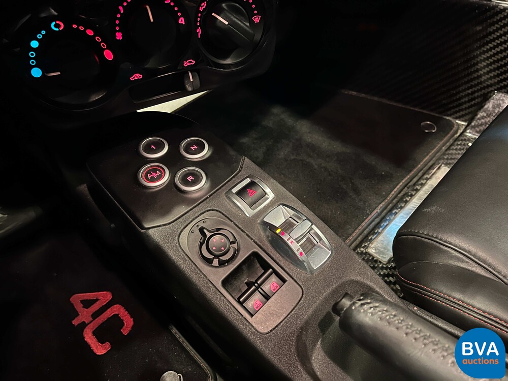 Alfa Romeo 4C 1750TBI CARBON TCT 241pk 2015 -Org. NL-, GJ-487-L