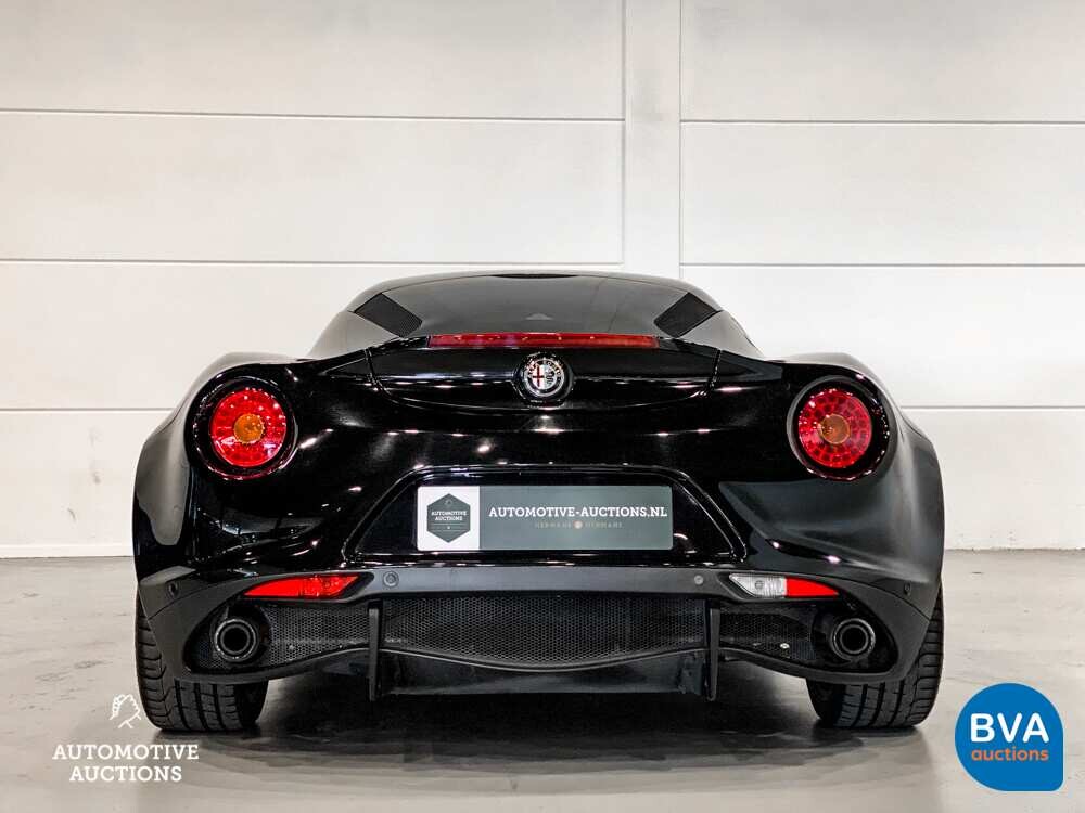 Alfa Romeo 4C 1750TBI CARBON TCT 241pk 2015 -Org. NL-, GJ-487-L