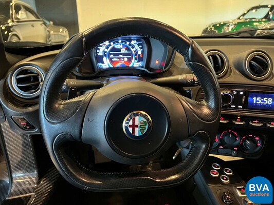 Alfa Romeo 4C 1750TBI CARBON TCT 241pk 2015 -Org. NL-, GJ-487-L.